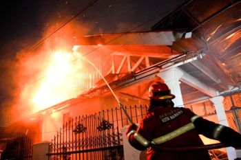 Disdamkar Manado sebut 27 rumah warga Sindulang terbakar