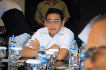 Bupati Parimo: Sekolah optimalkanpapan interaksi digital untuk percepatan digitalisasi