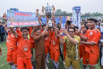 Tim Sepakbola SMAN 2 Pematangsiantar rebut Piala Wali Kota tahun 2026