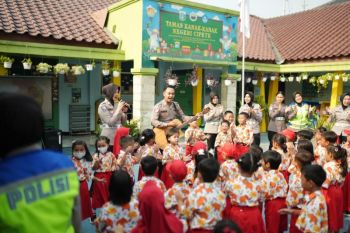 14 Samsat Polda Metro Jaya Kunjungi taman kanak-kanak
