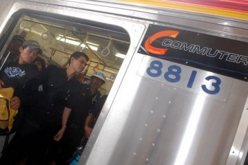 Uji Coba Commuter Line Diwarnai Keterlambatan