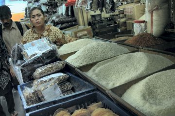 Harga Bahan Kebutuhan Pokok Bertahan Tinggi