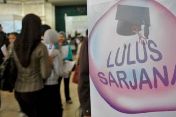 UPN Veteran Yogyakarta luluskan ratusan wisudawan berpredikat "cumlaude"