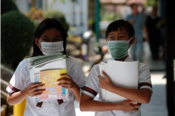 Berada di ruangan ber-AC bisa kena pneumonia?