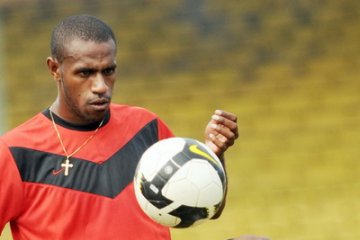 Boaz dan Pahabol menangkan Persipura atas Persisam