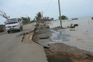 Abrasi Pantai Candikusuma makin parah 