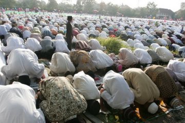 Warga gereja bantu pengamanan sholat Idul Fitri