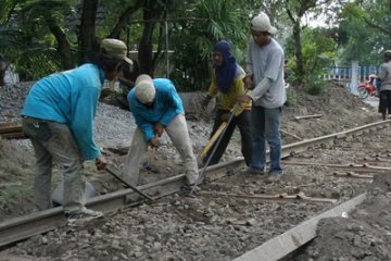 PT KAI waspada banjir di jalur utara