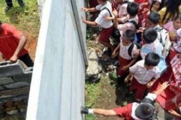 Tuntut Akses Jalan
