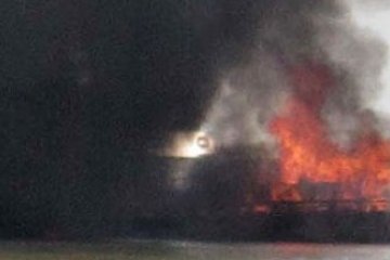 Dua Kapal Terbakar di Karimun