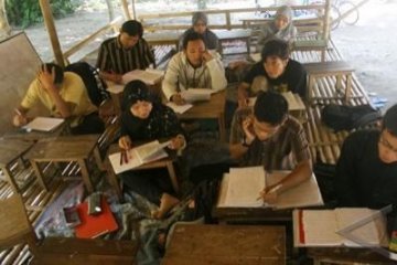 Bahasa Inggris  kembangkan kemampuan bersaing