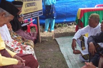 Keturunan Daeng Olok Kukuhkan Pengurus Serumpun Marwah Tenggolok 