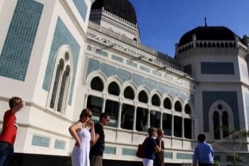 Pemerintah kembangkan 9 destinasi wisata syariah