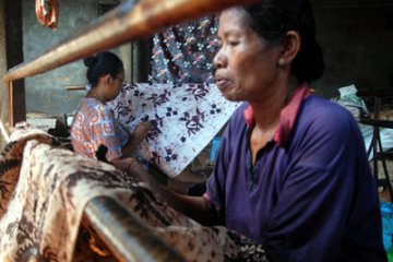 Pengrajin Batik Pekalongan Hentikan Operasi