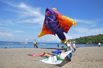 PARADE LAYANG-LAYANG