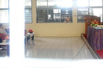 Hanya Dua Peserta Lelang 35.900 Handphone