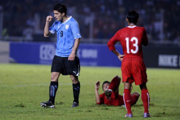 Luis Suarez dan Uruguay Menantang Jerman