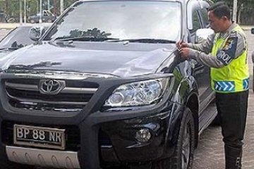 Mobil Dinas Ketua DPRD Kepri Terjaring Razia