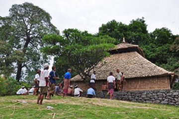 PERBAIKAN MASJID KUNO BAYAN
