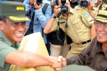 Penghargaan KB untuk Danrem 033/Wirapratama