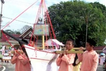 Perahu Simbol Nafkah Warga Karimun