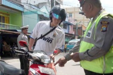 Razia Plat Nomor Kendaraan di Karimun