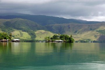 Gelang prasejarah ditemukan di Danau Sentani Jayapura