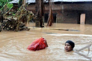 Ratusan anak korban banjir Gowa mendapat bantuan pemulihan trauma