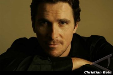 Christian Bale Raih Golden Globe Award