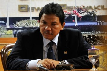 Seorang anggota DPR ingin menteri ekonomi dari profesional