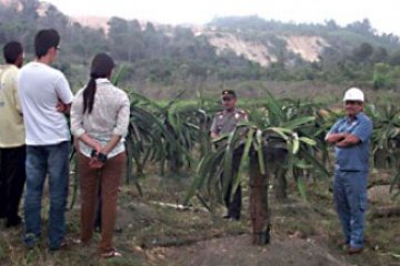 Warga Minta Trimegah Kurangi Daya Ledak Penambangan Granit