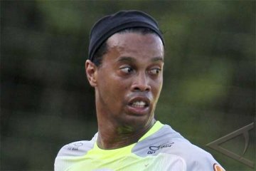 Ronaldinho dielukan pendukung Flamengo 