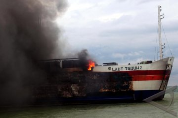 Kebakaran kapal Gerbang Samudra I bersumber dari "car deck"