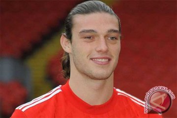 Andy Carroll absen empat bulan karena cedera