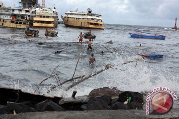 Perahu migran tenggelam di lepas pantai Libya