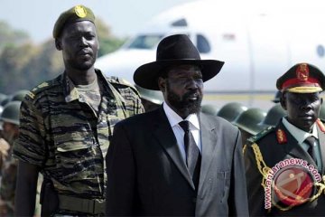 Presiden Sudan selatan pecat wakilnya, skors perunding senior