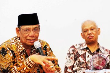 Hasyim Muzadi: Sebaiknya Ahmadiyah Menjadi Agama Sendiri 