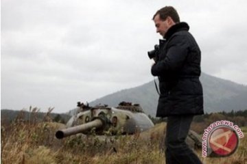 Bantuan senjata untuk Ukraina dekatkan kiamat nuklir, kata Medvedev