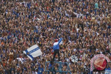 Aremania gelar sepak bola jalanan