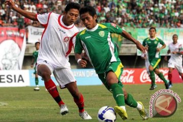 Suporter Bali Devata Lempari Wasit