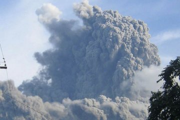 Gunung Berapi Meletus di Filipina