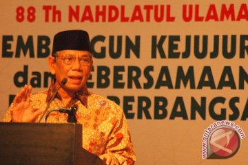 Hasyim  Muzadi : Mau Aman Ahmadiyah Agama Baru 