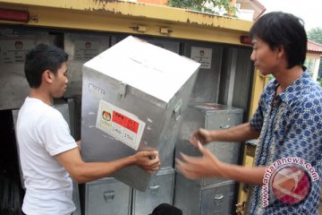 Warga Tangsel Lakukan Pemungutan Suara Ulang