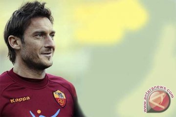 Totti diragukan tampil pada derby Roma 