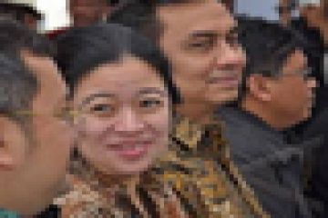 PUAN HADIRI SIDANG 