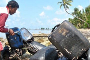 Limbah Oli Sergap Perairan Berakit Bintan