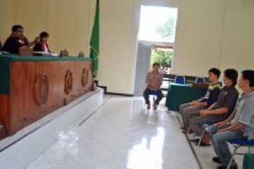 Terdakwa Menangis Dalam Sidang Pencurian Ikan