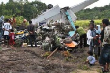 Ramai-ramai  ke Lokasi Musibah Pesawat Terbang
