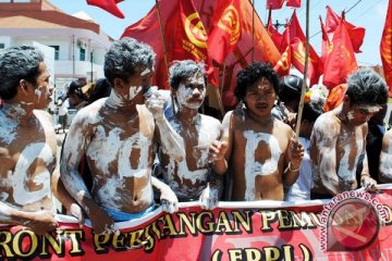Demo FPPI Mamuju berakhir bentrok