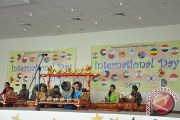 Anak-anak Indonesia Main Gamelan di Abu Dhabi 